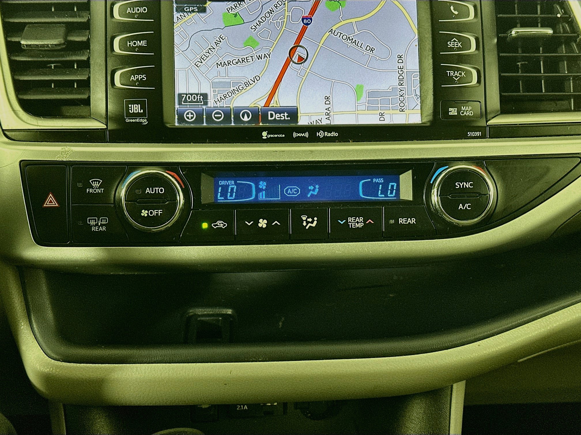 Used 2019 Toyota Highlander Limited Platinum w/ Carpet Mat Package (TMS) AWD/4WD image 24