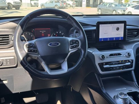 Certified 2021 Ford Explorer XLT w/ Class III Trailer Tow Package image 28