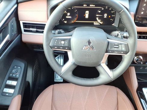 New 2026 Mitsubishi Outlander SEL image 5