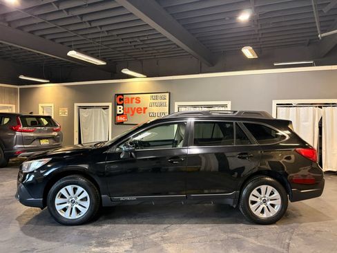 Used 2019 Subaru Outback 2.5i Premium AWD/4WD image 3