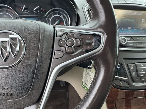 Used 2016 Buick Regal image 10