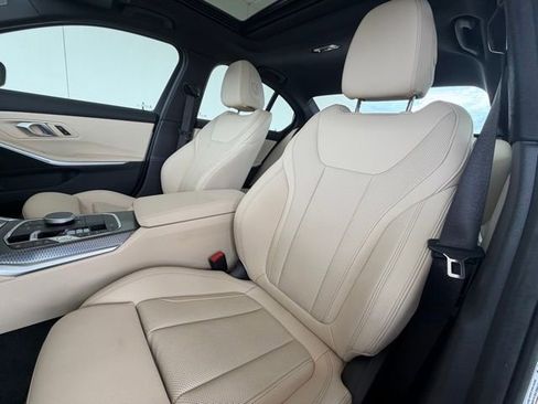 Certified 2025 BMW 330i Sedan w/ Premium Package RWD image 28