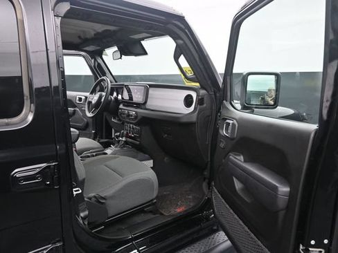 Used 2024 Jeep Gladiator Sport AWD/4WD image 37