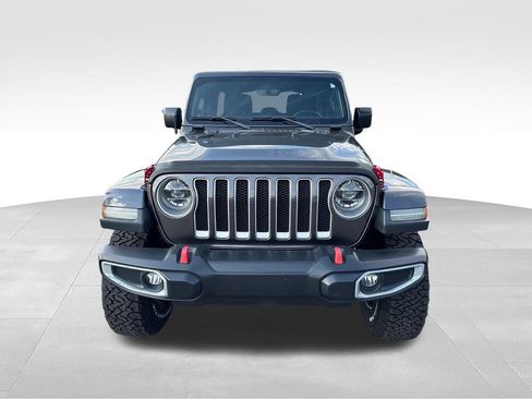 Used 2018 Jeep Wrangler Unlimited Sahara AWD/4WD image 2