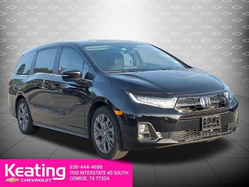 Used 2025 Honda Odyssey Touring image 3
