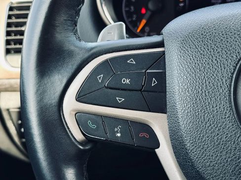 Used 2017 Jeep Grand Cherokee Laredo w/ Quick Order Package 23E image 12