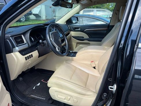 Used 2018 Toyota Highlander Limited w/ Protection Package #3 AWD/4WD image 8
