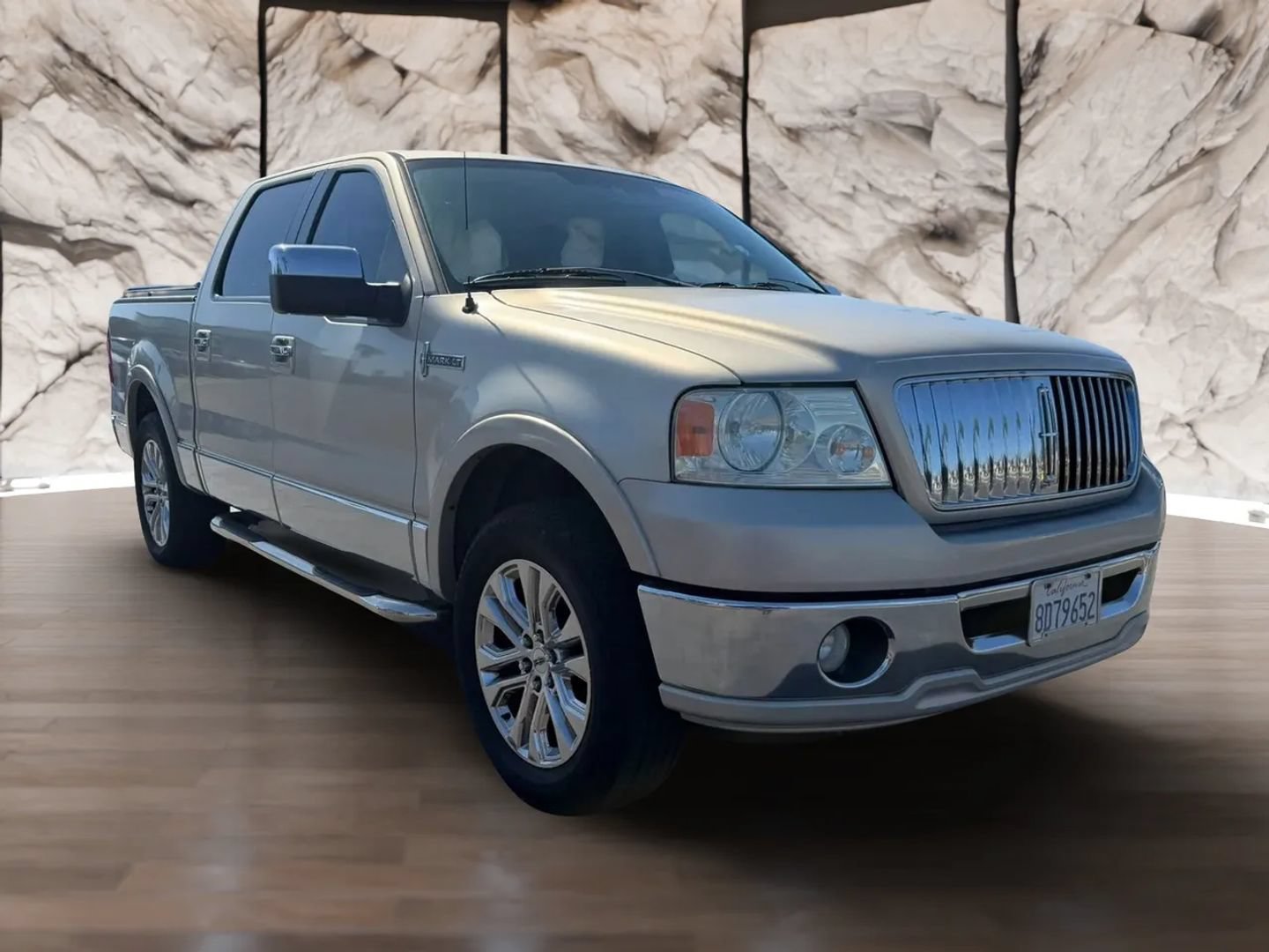 Used 2006 Lincoln Mark LT 2WD image 3