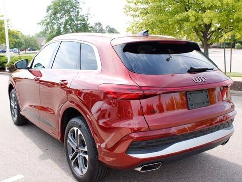 Used 2025 Audi Q5 Premium Plus w/ Premium Plus AWD/4WD image 5
