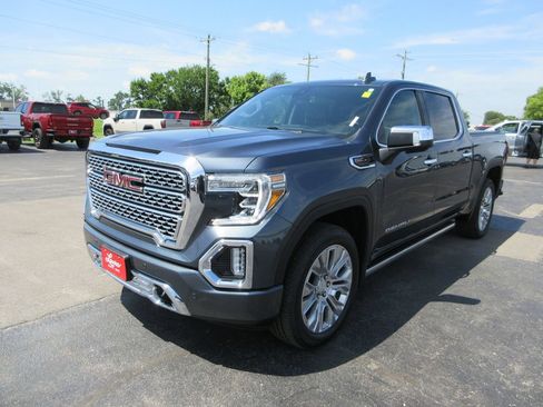 Used 2021 GMC Sierra 1500 Denali w/ Denali Premium Package AWD/4WD image 14