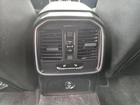 Used 2023 Porsche Macan S AWD/4WD image 16