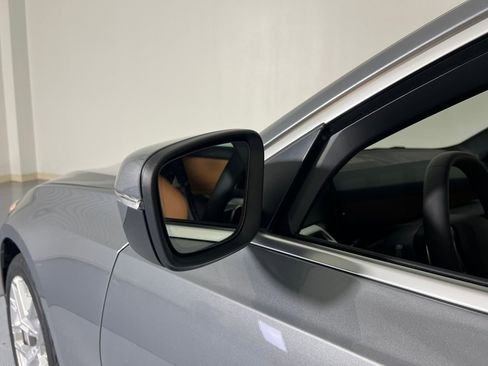 Used 2025 BMW 330i xDrive Sedan w/ Convenience Package image 22