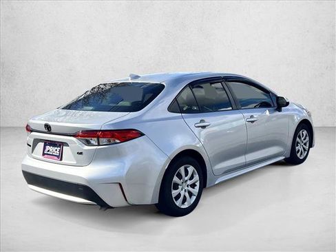 Certified 2022 Toyota Corolla LE image 5