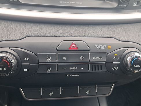 Used 2018 Kia Sorento FWD image 21