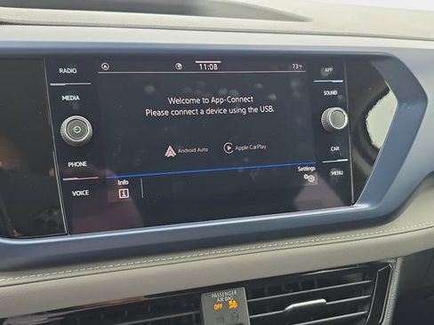 Used 2024 Volkswagen Taos SE image 24