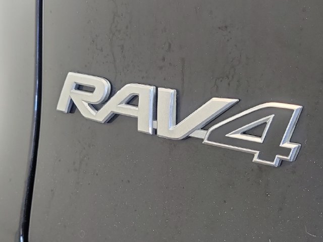 Used 2024 Toyota RAV4 XLE w/ Convenience Package FWD image 9