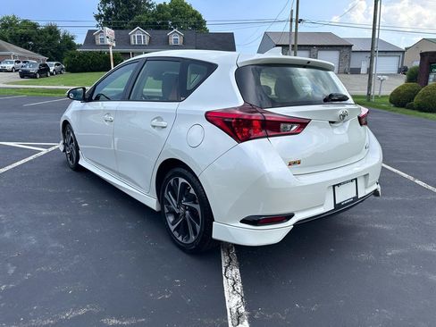 Used 2018 Toyota Corolla iM w/ All-Weather Mat Package FWD image 6
