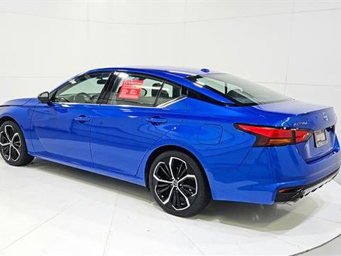 Certified 2025 Nissan Altima 2.5 SR FWD image 6