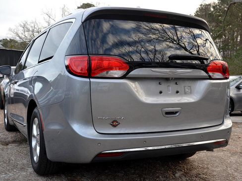 Used 2017 Chrysler Pacifica Touring-L Plus w/ Advanced Safetytec Group image 7