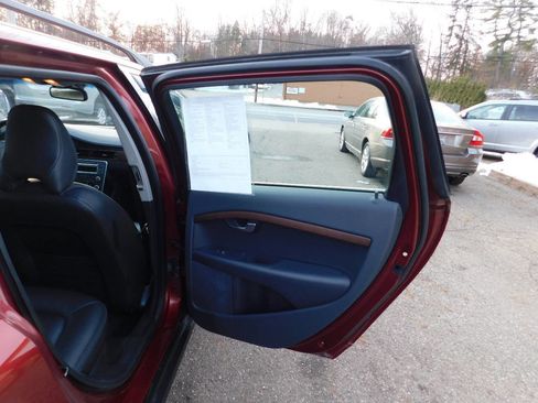 Used 2011 Volvo XC70 3.2 image 19