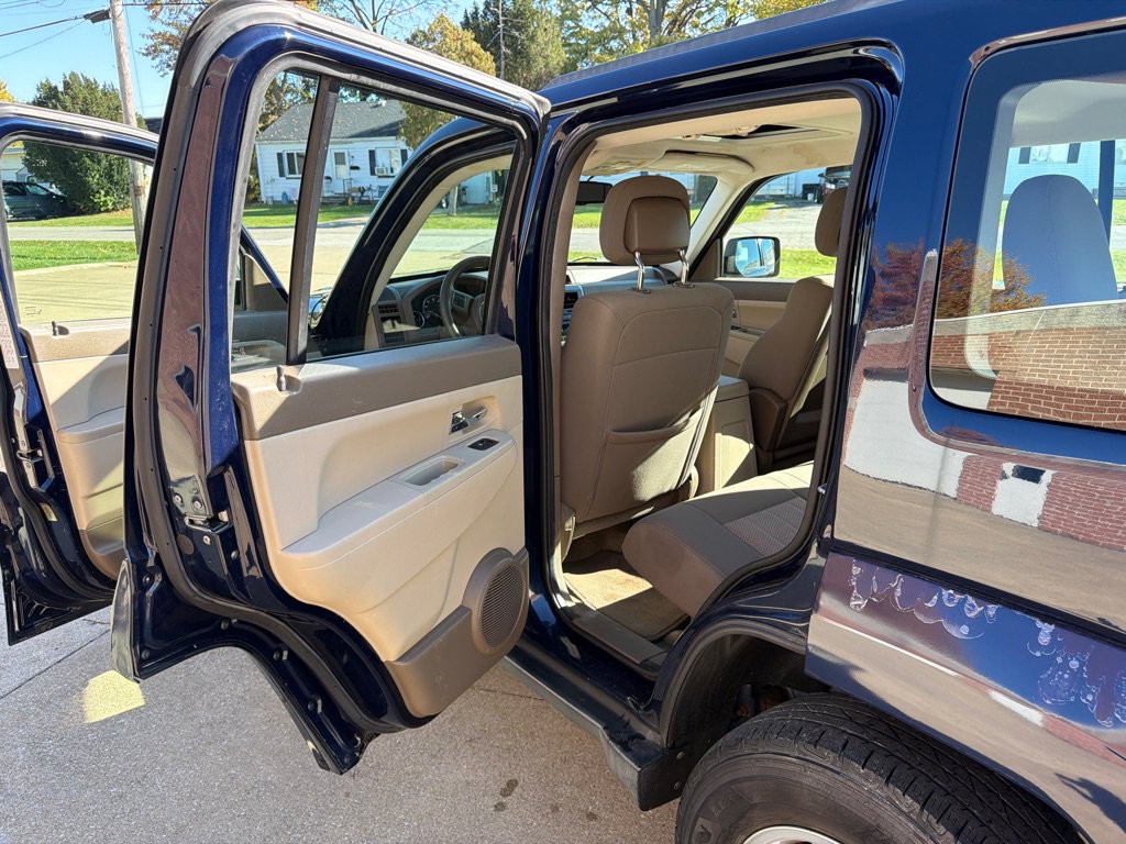 Used 2012 Jeep Liberty Sport w/ Driver Convenience Group AWD/4WD image 13