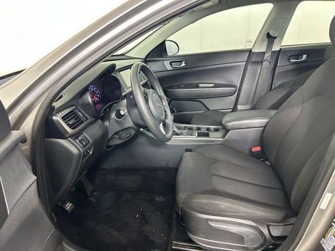 Used 2018 Kia Optima LX w/ 17" Alloy Wheels Package image 12