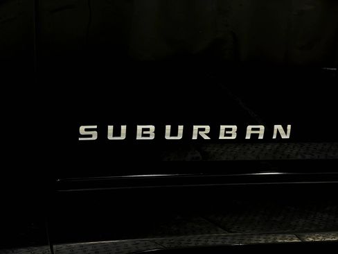 Used 2018 Chevrolet Suburban Premier AWD/4WD image 41