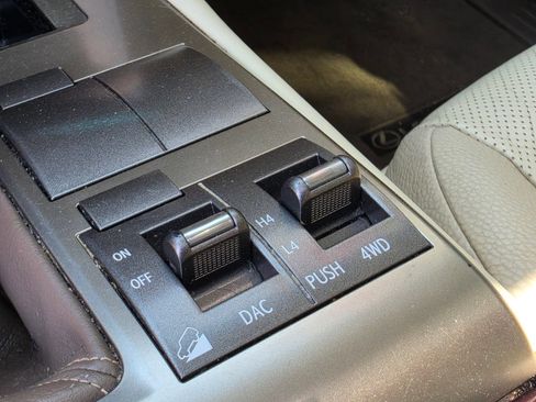 Used 2019 Lexus GX 460 Premium w/ Premium Package AWD/4WD image 19