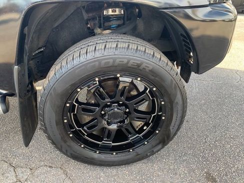 Used 2012 Toyota Tacoma 4x4 Double Cab image 32