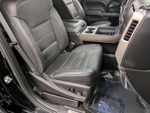 Used 2017 GMC Sierra 3500 Denali w/ Duramax Plus Package image 28