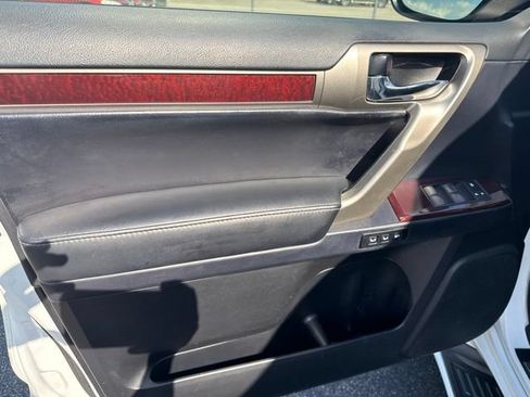 Used 2019 Lexus GX 460 Premium AWD/4WD image 22