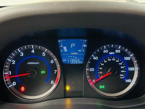 Used 2013 Hyundai Accent GS FWD image 11