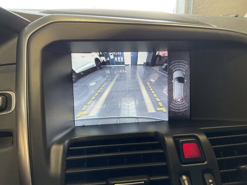 Used 2013 Volvo XC60 T6 R-Design image 17