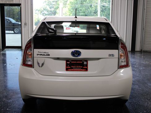 Used 2015 Toyota Prius Two FWD image 4
