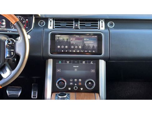 Used 2018 Land Rover Range Rover Autobiography image 16