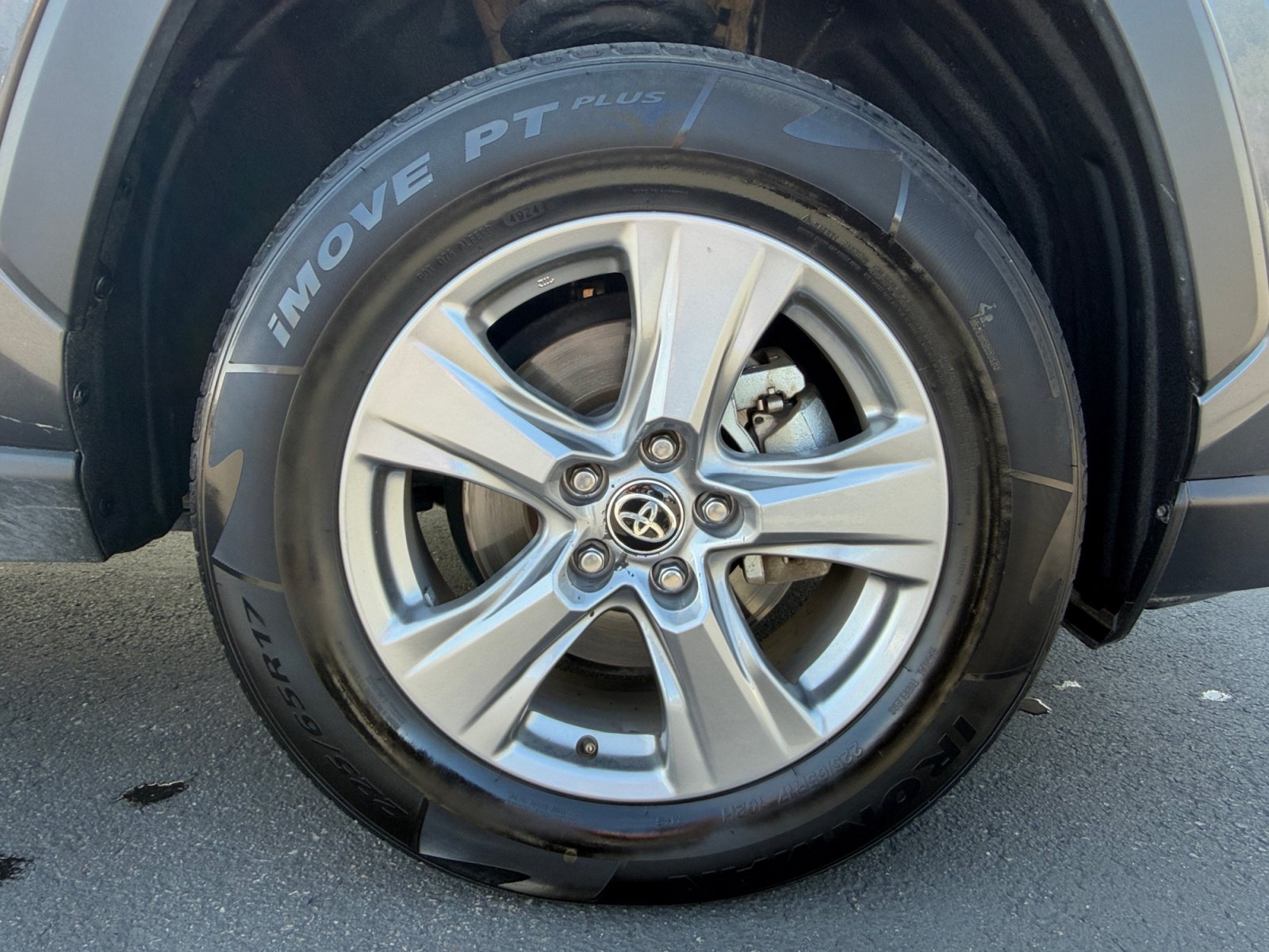 Certified 2025 Toyota RAV4 XLE AWD/4WD image 30