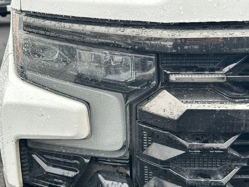 Used 2024 Chevrolet Silverado 1500 ZR2 w/ Technology Package image 10