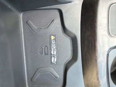 Used 2021 GMC Canyon Denali image 38