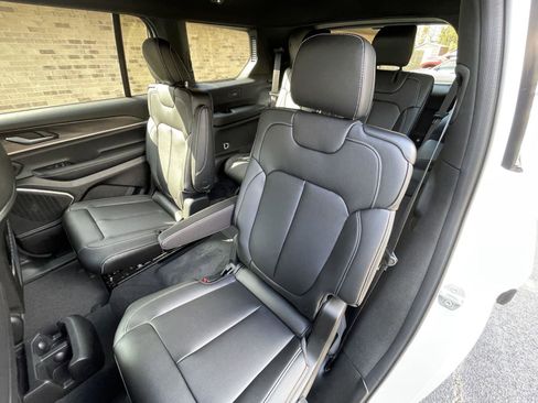 New 2026 Jeep Grand Cherokee L Limited AWD/4WD image 37