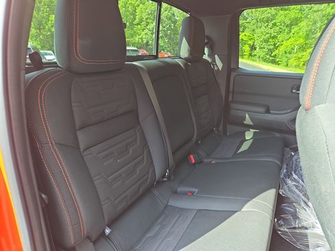 New 2025 Nissan Frontier PRO-4X w/ Pro Convenience Package image 18