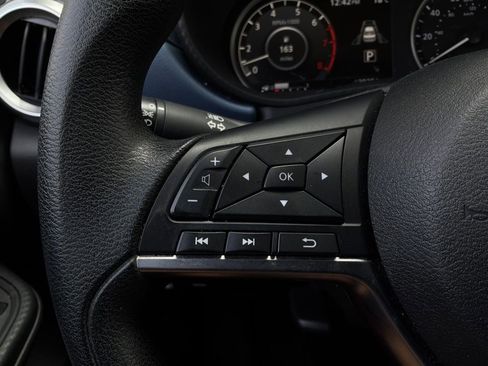 Used 2025 Nissan Versa SV FWD image 28