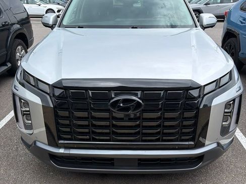 Used 2024 Hyundai Palisade SEL FWD image 2
