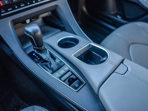 Used 2020 Toyota Avalon Touring image 23