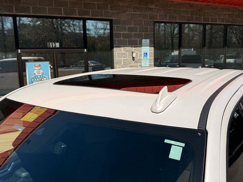 Used 2024 Chevrolet Silverado 2500 High Country w/ Technology Package image 9