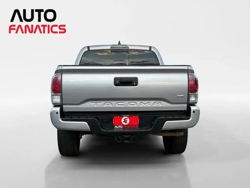 Used 2021 Toyota Tacoma TRD Off-Road w/ Technology Package AWD/4WD image 4