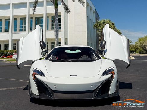 Used 2016 McLaren 675LT image 9