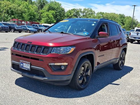 Used 2021 Jeep Compass Latitude w/ Sun and Sound Group AWD/4WD image 5