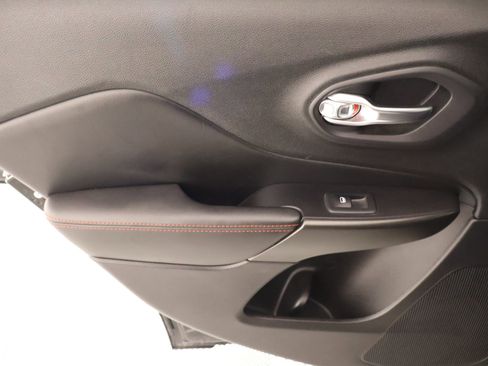 Used 2020 Jeep Cherokee Trailhawk w/ Cold Weather Group image 17