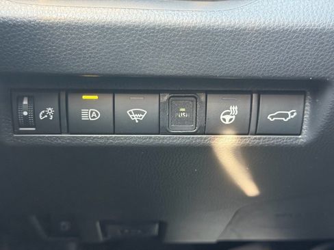 Used 2022 Toyota RAV4 XSE w/ XSE Grade Weather Package AWD/4WD image 11