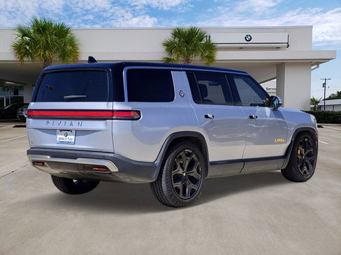 Used 2023 Rivian R1S Adventure image 4